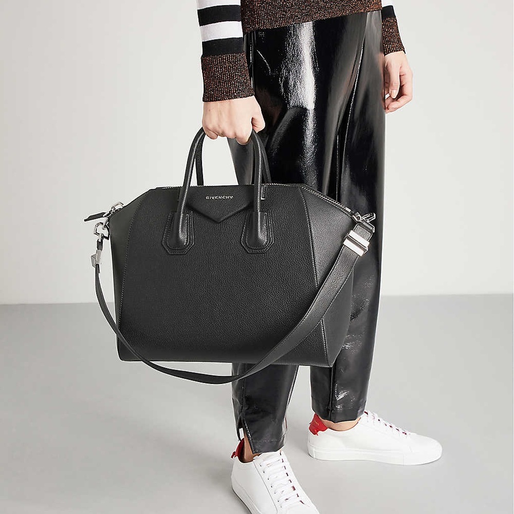 Medium Givenchy Antigona Handbag